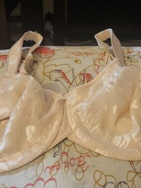 Wacoal Nude Beige Lace Underwire Bra
